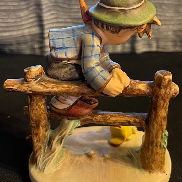 Hummel Collectible - Picture 4 of 7